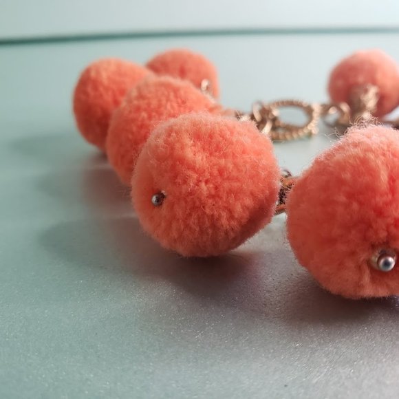 Gold bracelet with 11 orange pom poms - t bar closure - Picture 2 of 6